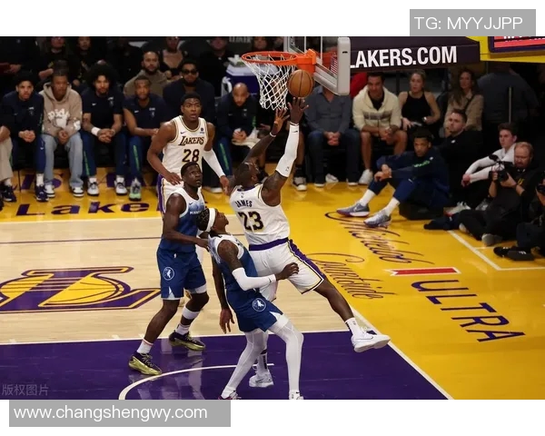 雷霆主场大胜湖人，唐斯36分独砍7记三分